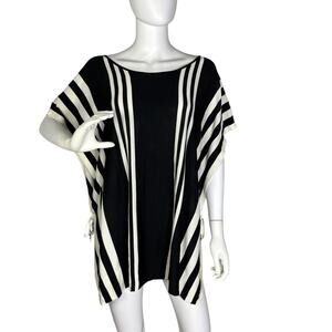 NEW Adrienne Vittadini One Size Lightweight Poncho Black White Striped